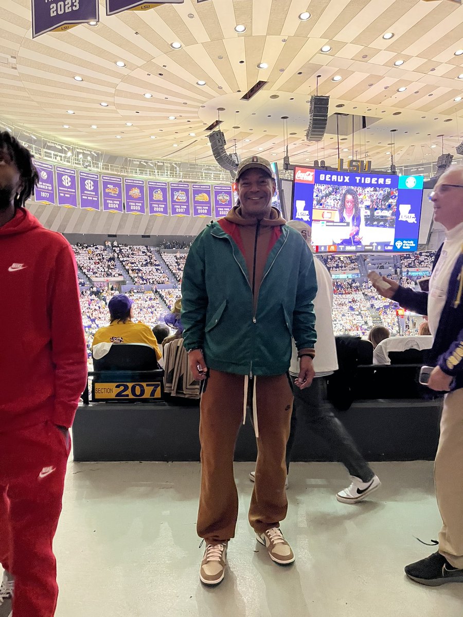 The End Zone86 tweet media