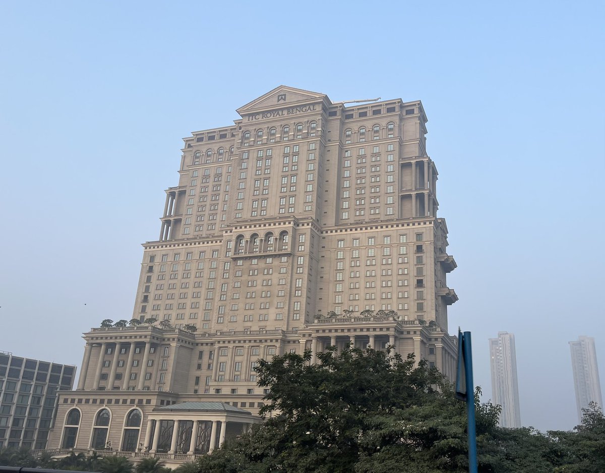 tapariachandan's tweet photo. A city which really gives joy, learning and connect !!

Kolkata you are always so special !!

#Puchka #BhelPuri #Samosa or #JaiHindDhaba
#ITCRoyal #ITCSonar https://t.co/DOxdclVPrb