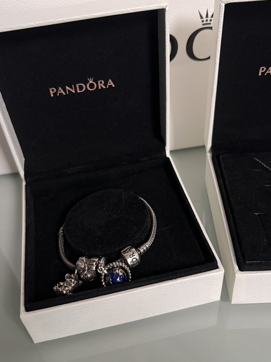 innan__'s tweet photo. ส่งต่อของเราเองงับ 
Pandora สร้อย+กำไล 4,990 พร้อมโอนลดได้อีกน้า นัดรับได้ค่ะ dm ได้เลยงับ 
#Pandora #ส่งต่อpandora #ส่งต่อpandora #PANDORATH https://t.co/CS4Pl7Rzzb