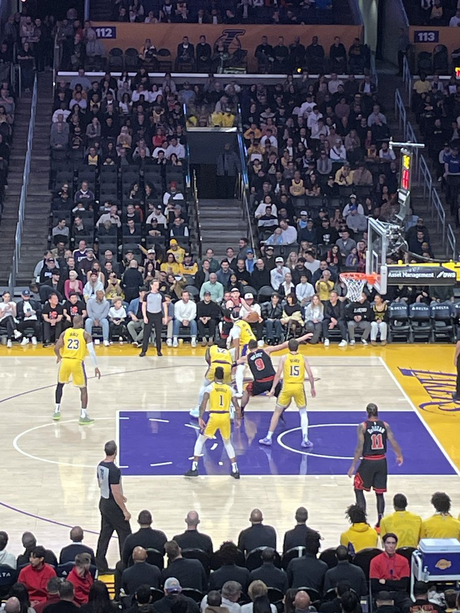 stringbean100's tweet photo. @nielsonTSN1260 hope you get to a Lakers game with Lebron it’s awesome!!! https://t.co/Wml6OjIeF1
