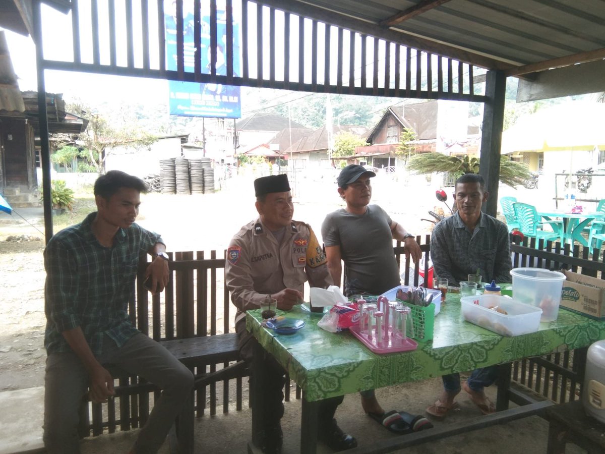 HASNULARIF3's tweet photo. #QUICKWINSPRESISIPOLRI
#JUMATCURHAT
#POLRESPASAMANBARAT https://t.co/1NHdDYn6kc