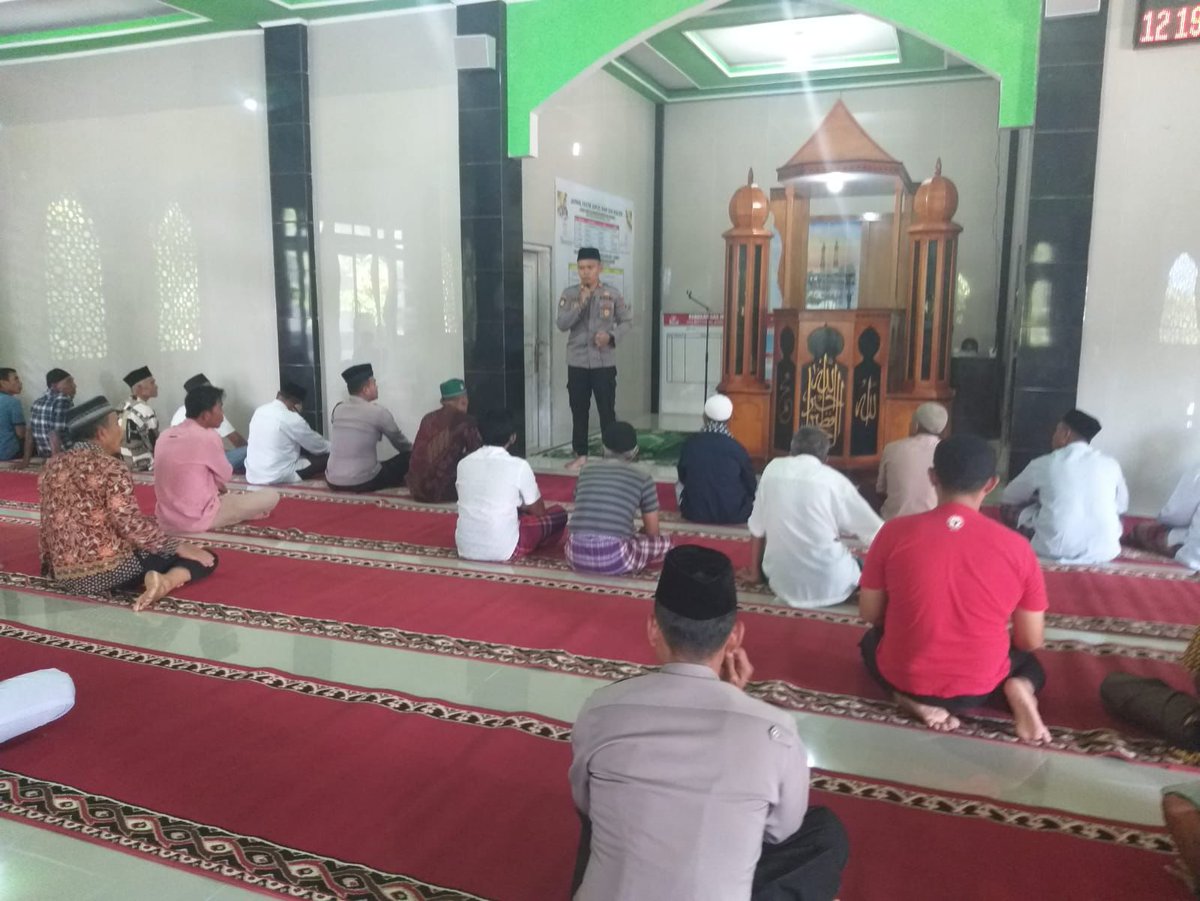 HASNULARIF3's tweet photo. #QUICKWINSPRESISIPOLRI
#JUMATCURHAT
#POLRESPASAMANBARAT https://t.co/cZKcrOjhv5