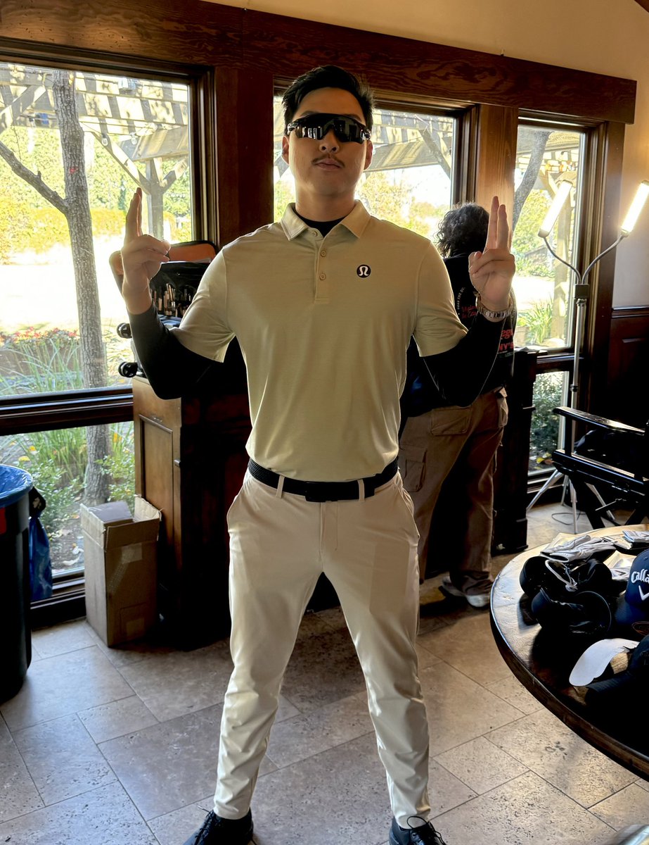 Minwoo27Lee's tweet image. Eagle on the last to make the cut. Driver, 3 wood to 4 feet. LET HIM COOK 🔥🦅