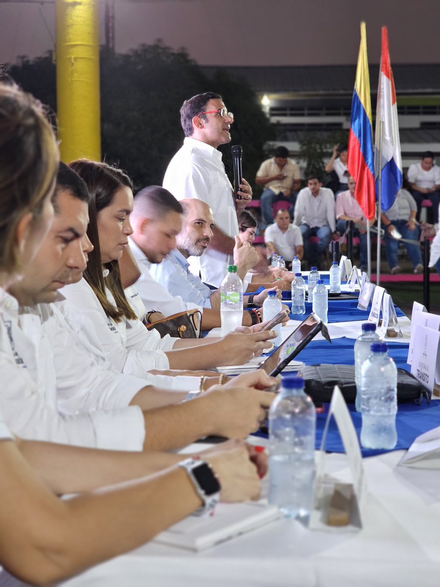 kerguelenhugo's tweet photo. Hoy escuchamos a los habitantes de la Comuna 6 durante nuestro ‘Tercer Encuentro Urbano por el Desarrollo y el Trabajo'.

Allí estuvieron representados barrios como La Pradera, 6 de Marzo, Edmundo López, Cantaclaro, Nueva Belén, Nueva Jerusalén, Cundama, Caribe, Tacasuán y El Laguito, entre otros. 

En esta jornada, en la que los ciudadanos aportaron sus inquietudes para ser tenidas en cuenta en la construcción del Plan de Desarrollo de Montería 2024-2027, estuvieron presentes diversos representantes de la comunidad, como presidentes de Juntas de Acción Comunal (JAC) y ediles. Así mismo, asistieron concejales, secretarios de despacho y todo el equipo de gobierno.
