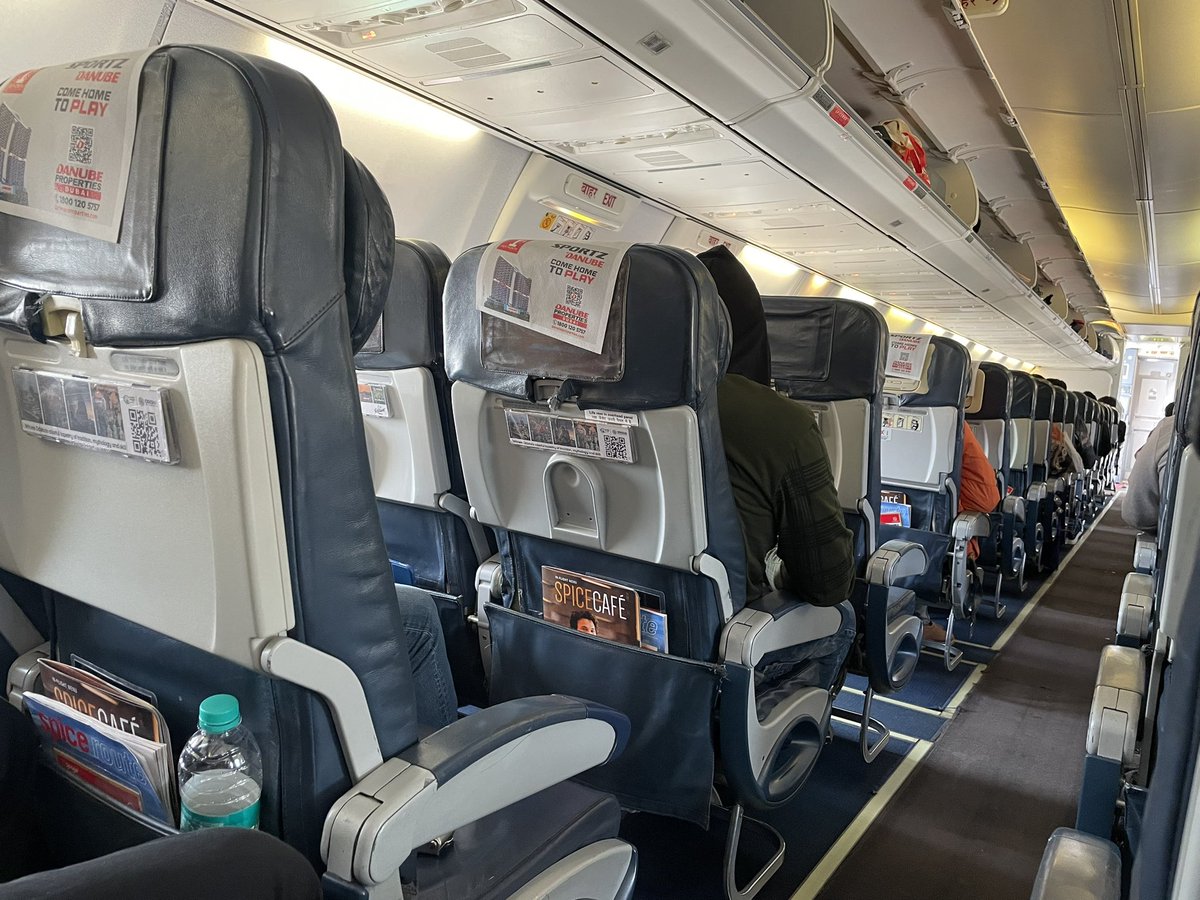 Kavya_Sahai's tweet photo. To spice it up my flight! Presenting @flyspicejet SG-495. Bengaluru #BMTC buses are better and comfortable seat than this. 🤣Most of the seats are damaged. Is that what I paid for ?? 🫣 😫
#DGCA #spicejet WTH https://t.co/8kqupqfSGH