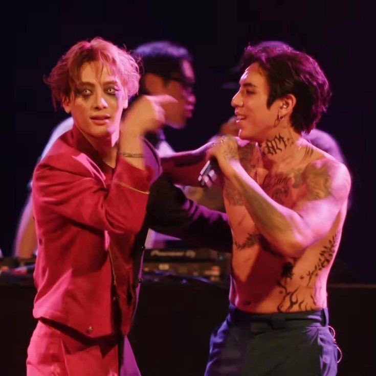 tyongfslix's tweet photo. I’ll never forget this moment when my worlds collide together TEAMWANG+DPR☝🏼😜💕 https://t.co/Jsxd4kLppv