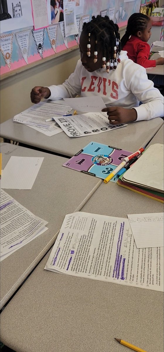 bramir13's tweet image. 3rd Graders @MemorialElm use @KaganOnline Talking Chips to share their Short Constructed Responses with peers. They provide effective feedback and utilize the SCR rubric to score their response #highqualityinstruction #HISD @BrettGallini @DevoDouglas @JG_JohnGeorge @LPDAcademies