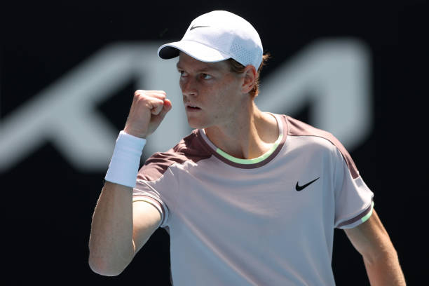 quindicizero's tweet photo. Djokovic nelle 10 semifinali giocate agli Australian Open non aveva MAI perso il 1° set.

E per di più non aveva MAI perso un set 6-1.

Non sappiamo se questa notizia vi darà speranza o vi farà solo venire più ansia, ma intanto ve la diciamo. 

GRANDISSIMOOOOO JANNIKKKKKKKK!!!1

#AusOpen150