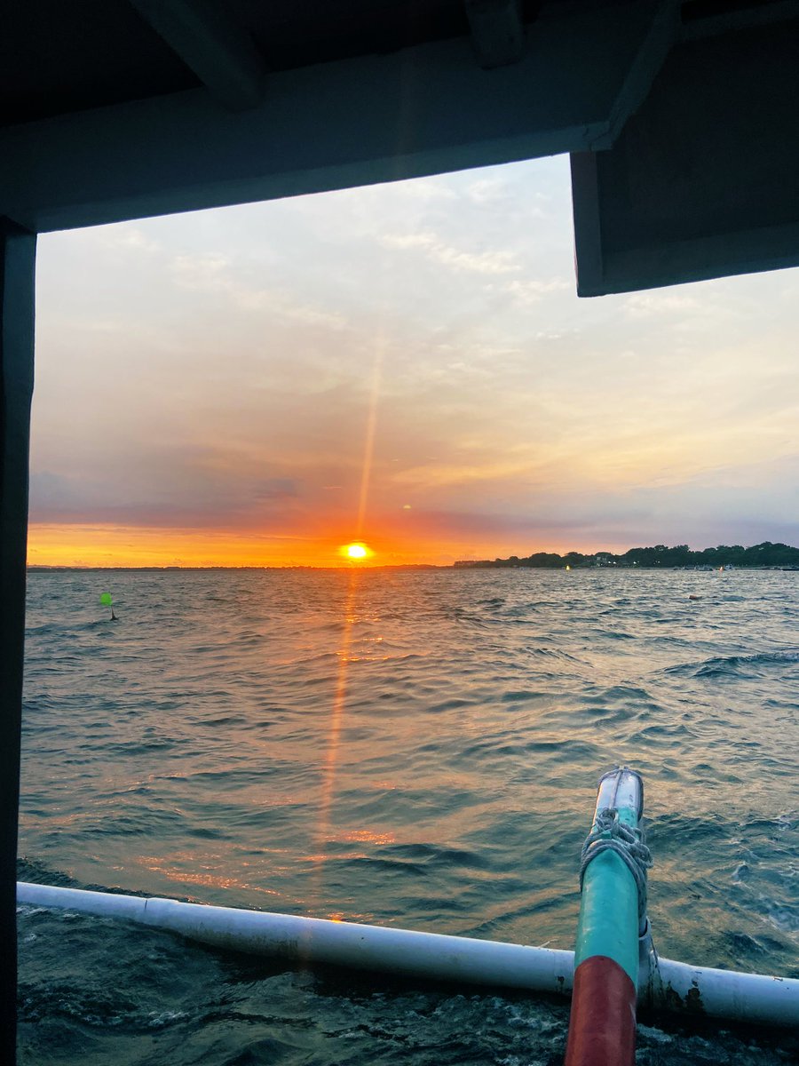CrystalDivers's tweet photo. What better than a night dive to see the sunset ? #nightdive #sanurchannel #crystaldivers #diving #sunset https://t.co/os3pwoQ3gR