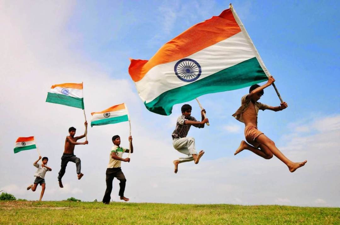 आप सभी को गणतंत्र दिवस की हार्दिक शुभकामनाएं! !!
💐🙏🙏🇮🇳🇮🇳
जय हिंद