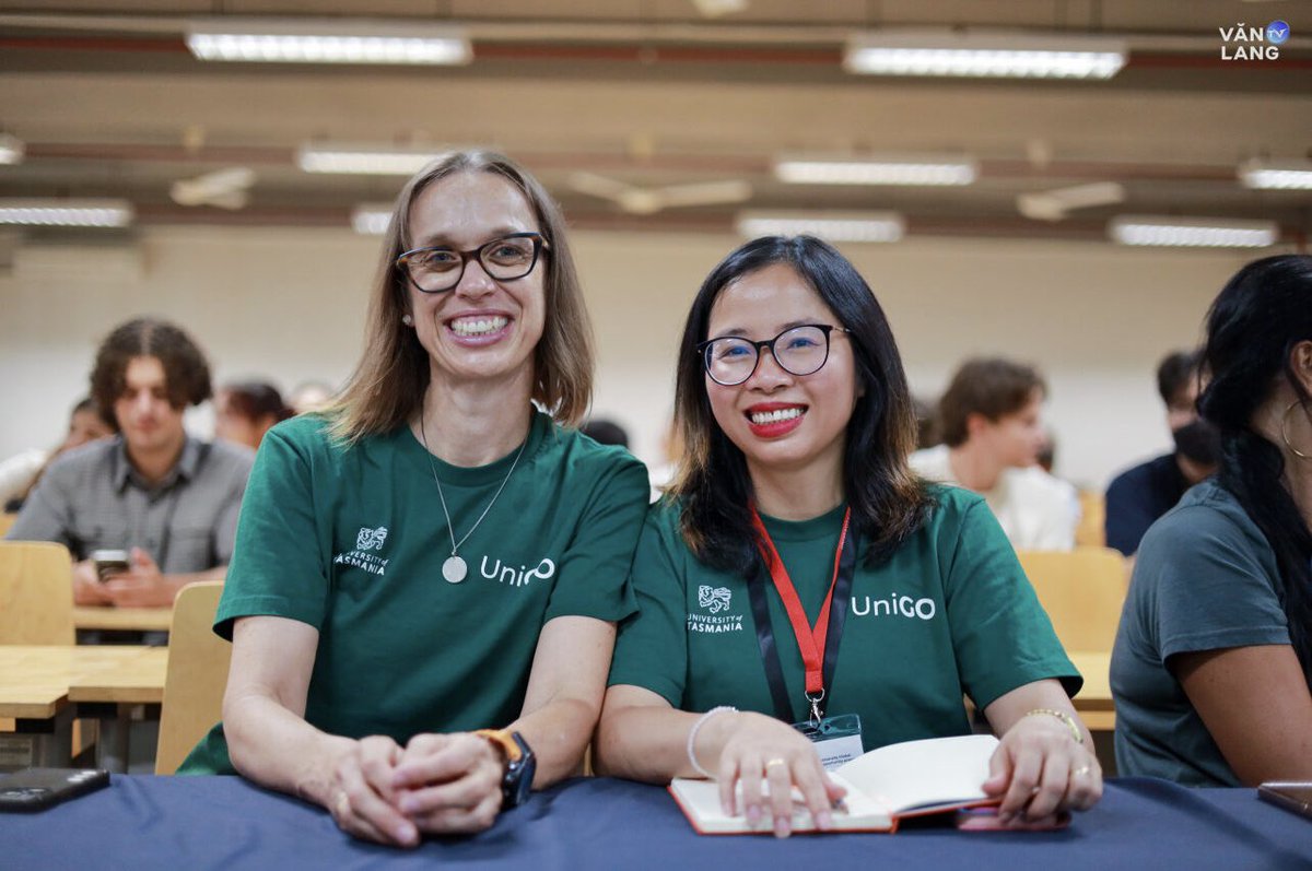 VinhToUTAS's tweet photo. I had an incredible UniGO study tour with my Utas students and colleagues in Vietnam 🇻🇳, a Global Opportunity Program fully funded by the Department of Foreign Affairs and Trade through their new Colombo Plan and the University of Tasmania’s scholarships! 
#UTAS
#DFAT
#Vietnam https://t.co/a13nZrYYbg