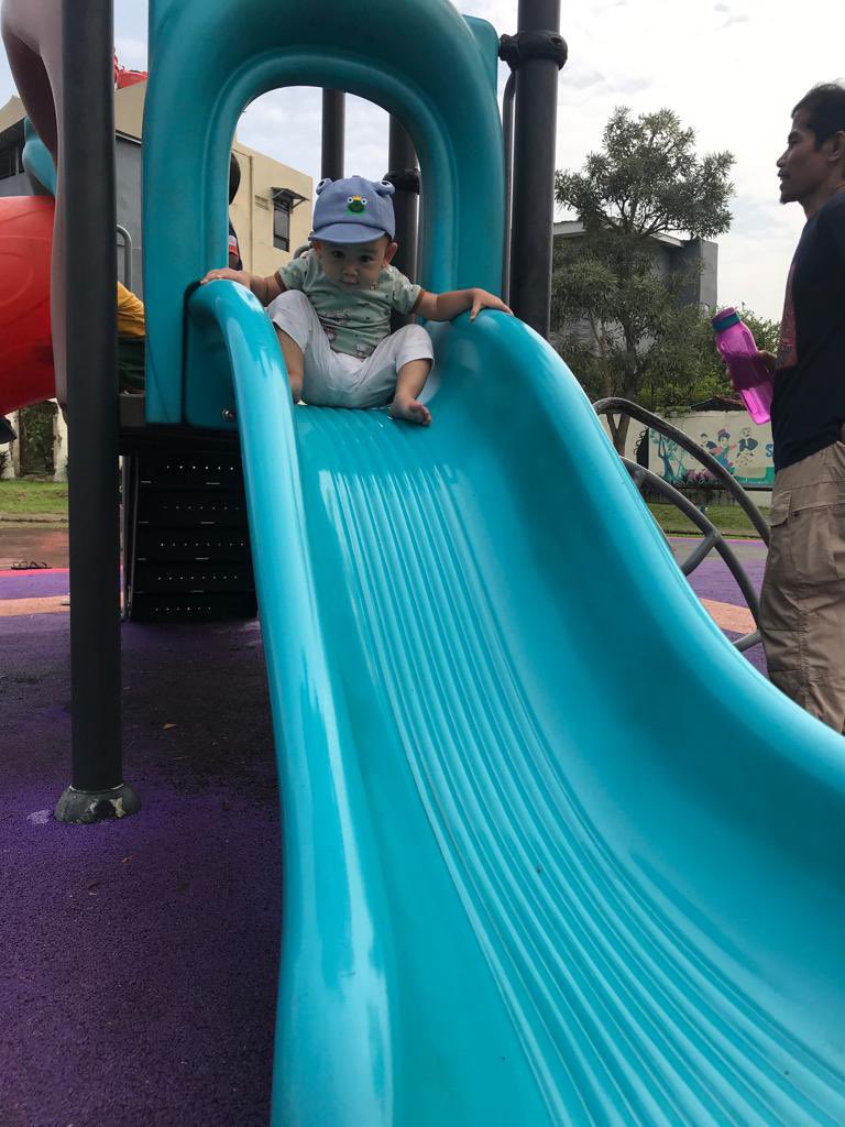 evitnr's tweet photo. Ngga pernah gagal bikin bocil hepi krn energi tersalurkan wkwkw smp susah diajak pulang😇 https://t.co/JfO9lpUfuE