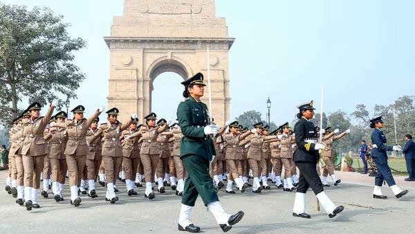 stanwar007's tweet photo. 75th Republic Day parade to be women-centric, heralded by 100 women artists with Indian musical instruments
#26January2024 #JaiHind #indianarmy #गणतंत्र_दिवस #RepublicDay #RepublicDay2024 #women https://t.co/QVlAP8pfWk