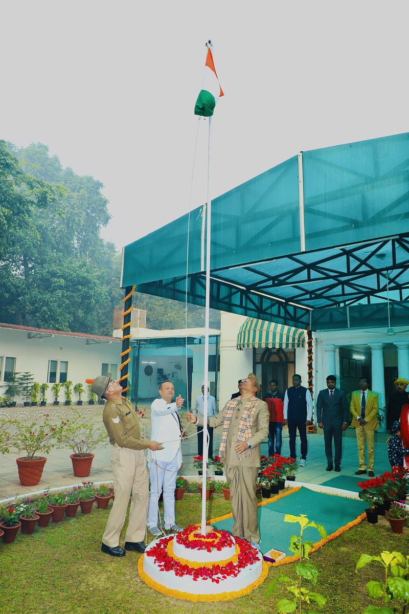 fskulaste's tweet photo. गणतंत्र दिवस के शुभ अवसर पर अपने दिल्ली आवास पर ध्वजारोहण किया और मिठाई बाँट कर सभी को गणतंत्र दिवस की बधाई प्रेषित की।
#RepublicDayCelebration 
#RepublicDay2024 https://t.co/87Mi1mVlOr