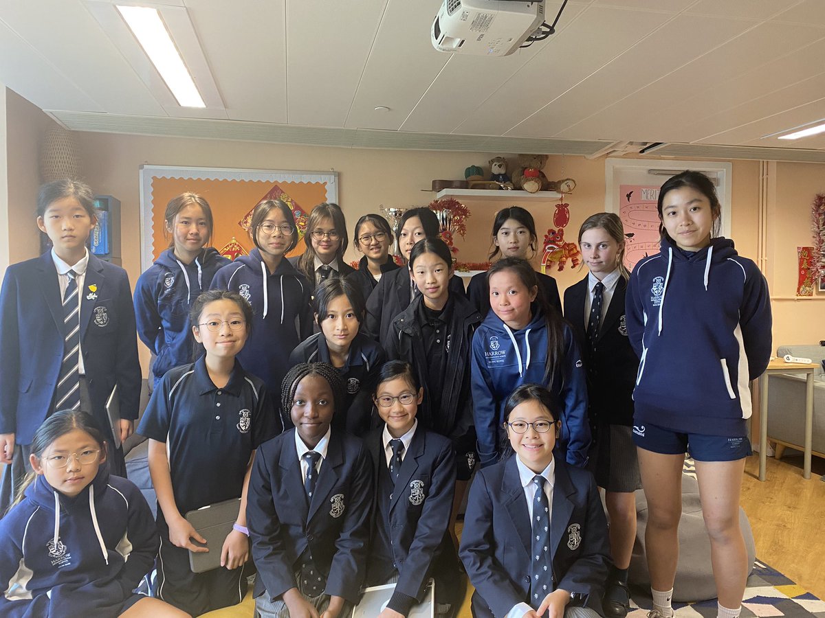 HHKSNightingale's tweet photo. Welcome our new term house council in Nightingale House!! Well done for all the hard work you do for the house #bringonthenewterm #housereps https://t.co/fJFtuRgXIR