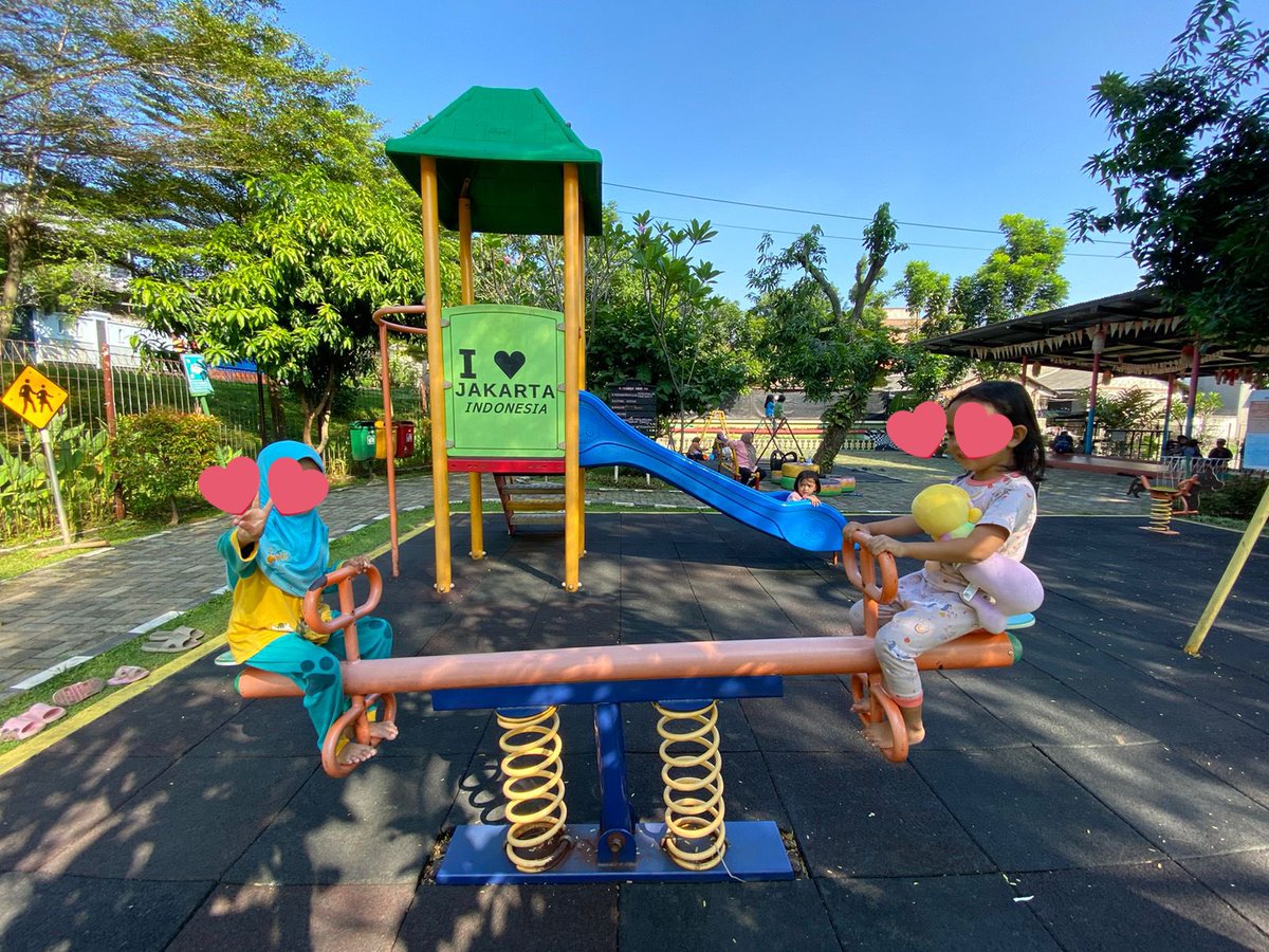 evitnr's tweet photo. Ayoo ke taman sblom tulisan I ❤️ Jakarta jadi I ❤️ Heru 😔
😂 https://t.co/HYkAqbPJmm