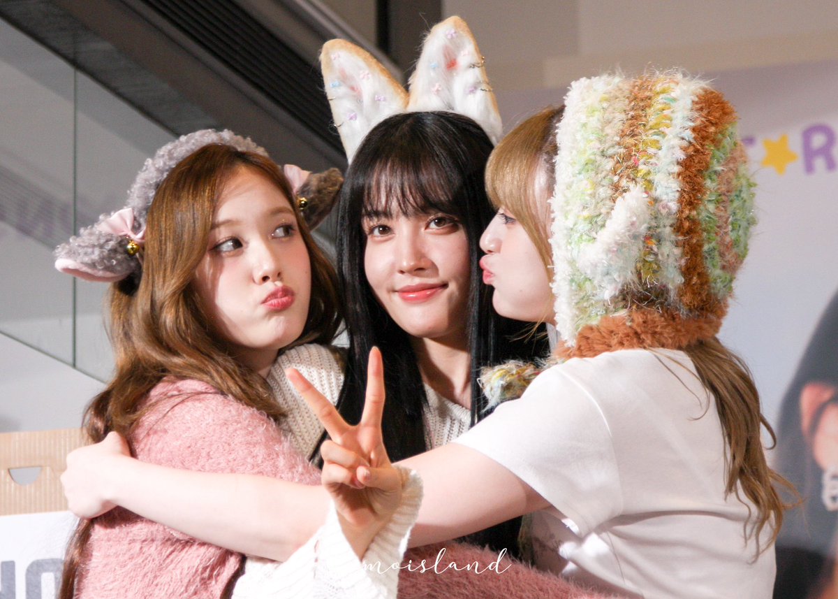 sana_bubble's tweet photo. 240121
-
Hong Kong Fansign
-
#스테이씨 #세은 #윤세은 #윤 #제이 #stayc #seeun #yoon #j #staycj #staycyoon #staycseeun #kpop https://t.co/LjKVF9NH0h