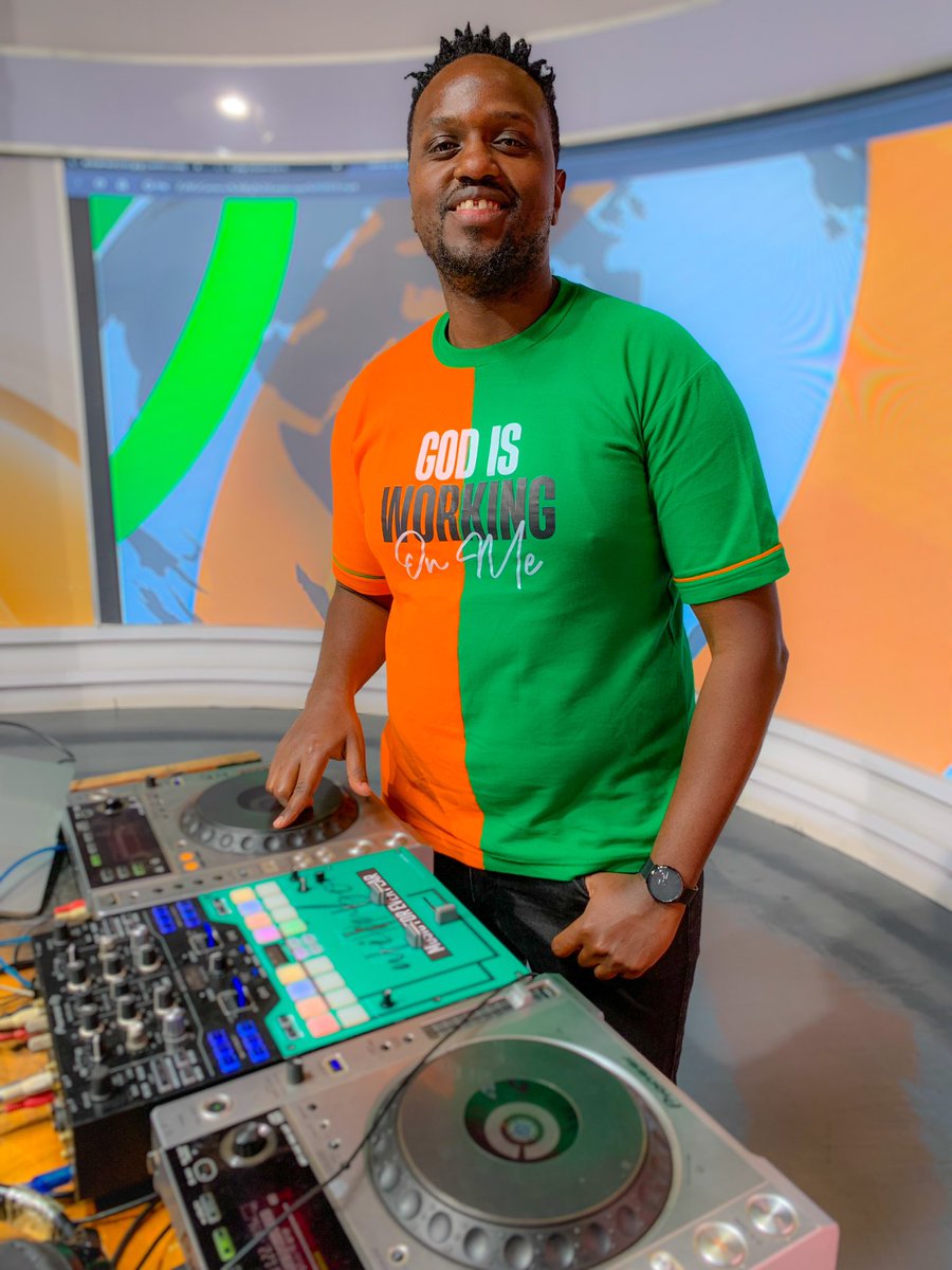 NOW LIVE #LevelUpFridays on Day Break on @citizentvkenya Where are you tuned from?