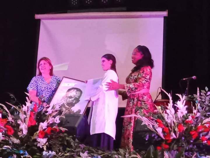 decanoheste's tweet photo. Efectuada la 12 ma graduación de la #FCMMayabeque, se entregan 223 graduados al sistema de salud de la provincia para fortalecer la calidad de los servicios. #CubaPorLaVida
#JuntosPorMayabeque 
#GenteQueSuma https://t.co/HaNB5ouLGG