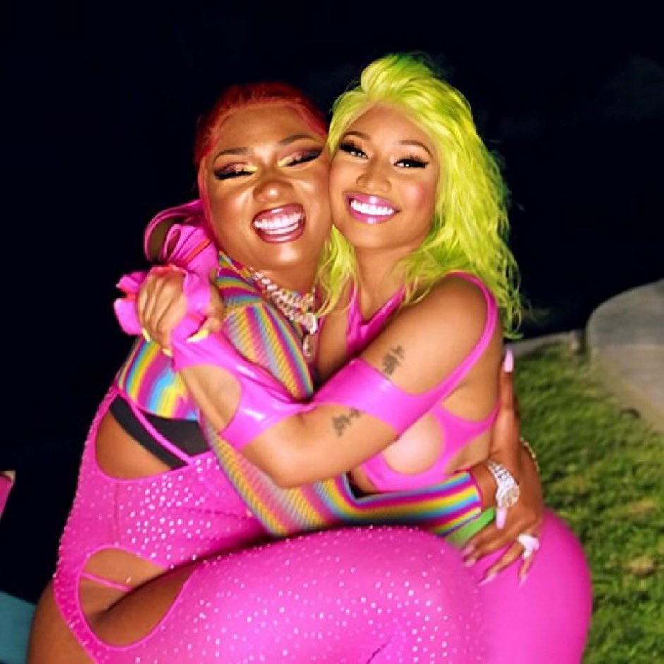 FentyMula's tweet photo. Who looks older ? https://t.co/Zr5hX5aUJU
