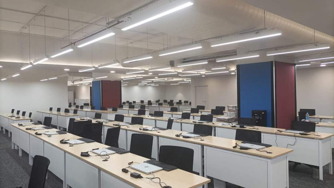 SanghamitraLIVE's tweet photo. Gear Inc. has just unveiled their stunning new office space at Godrej Genesis Building. Spread over 35,000 sq. ft., this state-of-the-art facility is a symbol of growth and progress in #DevelopingBengal. #EgiyeBangla 
#investments #Employment #GearInc https://t.co/lPVZdtOUSa