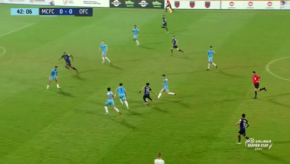 @IndSuperLeague @Di_Mauricio_ @OdishaFC @MumbaiCityFC @JioCinema @ILeague_aiff @RoyKrishna21 @isaka_rlt In other places it's called offside, here in #IndianFootball it's called the blessing of the almighty referee.. ISL Teams should start to allocate a separate budget for refs.. Stimac should demand to bring these refs into int tournaments rather than PIO