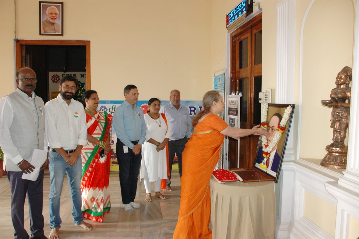 csircftri's tweet photo. 75th #RepublicDay2024 celebrated at @csircftri with Director Dr. Sridevi A Singh hoisted the National Flag and addressed the gathering. सीएसआईआर – केंद्रीय खाद्य प्रौद्योगिक अनुसंधान संस्थान की ओर से सभी देशवासियों को गणतंत्र दिवस की हार्दिक शुभकामनाएँ!
@CSIR_IND 
@DrNKalaiselvi https://t.co/Oa7JumOGT5