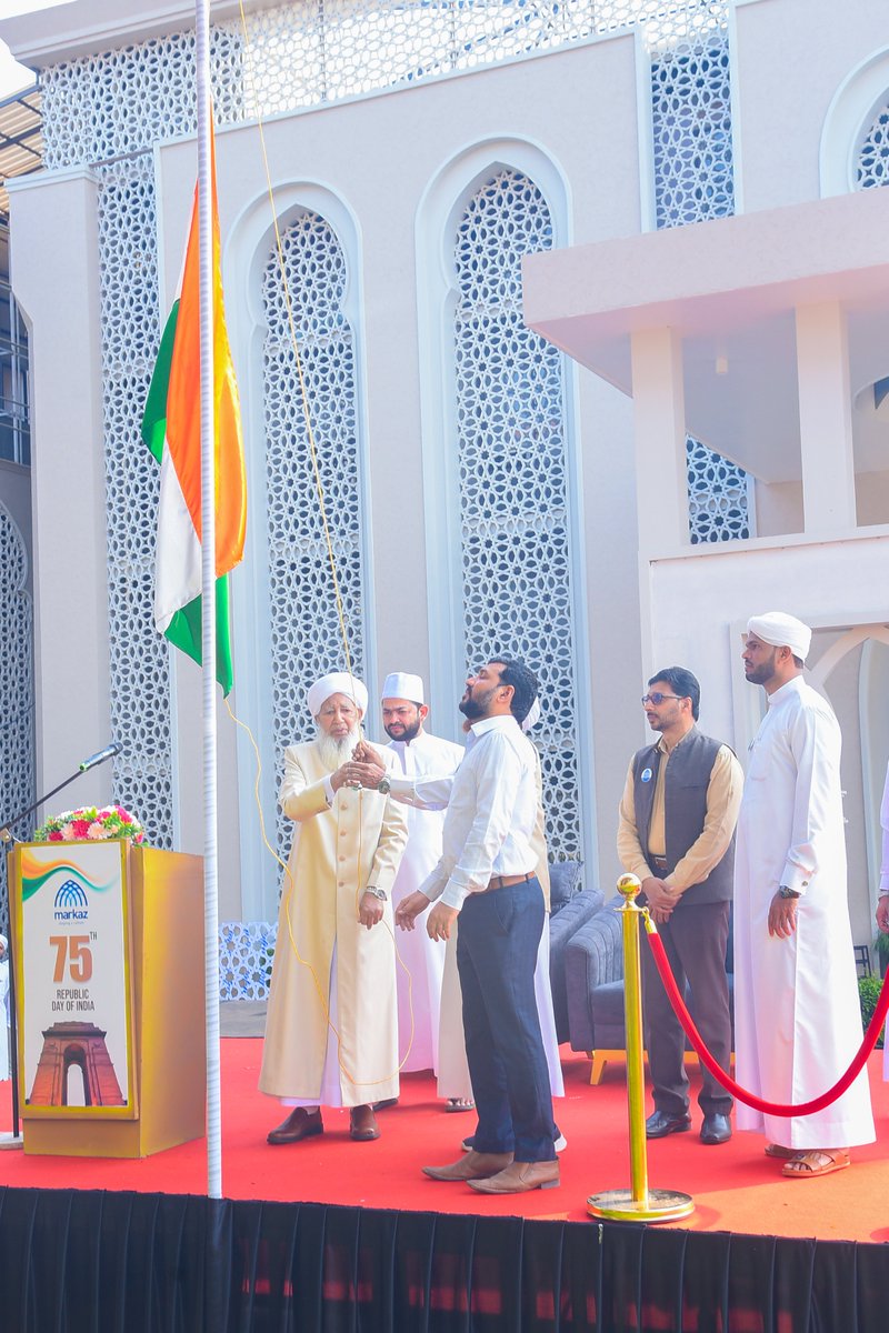 shkaboobacker's tweet photo. Hoisted the National flag during an extensive Republic Day ceremony at the @markazonline. As we mark Republic Day, let's reaffirm our commitment to uphold the Constitution of our beloved nation with unity, inclusiveness, and integrity. 

I wish you all a joyful Republic Day! 🇮🇳 https://t.co/L9GY2niuak
