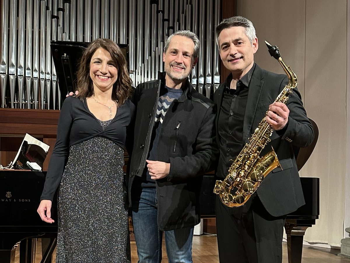 ParramonPere's tweet photo. [2/2] A banda de Milhaud, Duigan, Gershwin i Piazzola,  @AnnaCassu i @sallerasq encara ens van oferir en primícia la formidable composició del mateix Salleras titulada "Lune rouge", plena d'exotisme i fantasia i que, per a mi va ser, com llegir William Beckford o lord Dunsany. 😍 https://t.co/JWoermDJNL