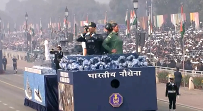 thetribunechd's tweet photo. #IndianNavy tableau highlights the themes of 'Nari Shakti and 'Atmanirbharta', also shows the aircraft carrier #INSVikrant and #Navy #ships #Delhi, #Kolkata and #Shivalik and #Kalavari Class #Submarine https://t.co/TkwM8zFXhu