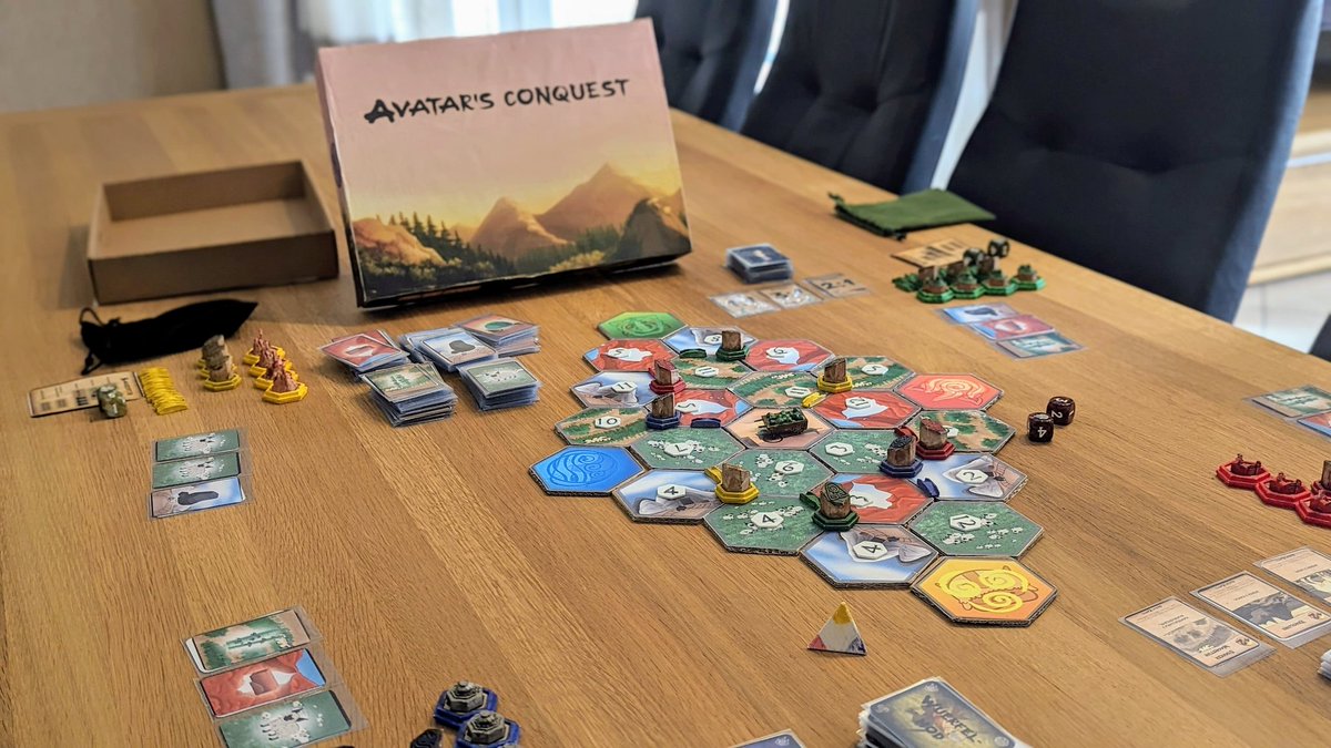 Gleich_Daniel's tweet photo. Together with some colleagues of my semester, we've made a prototype of a #tabletopgame for a semester task
It's a Catan-like boardgame in the #atla-universe
It was fun!
#AvatarTheLastAirbender
#avatar #ttgame #tabletopgames #tabletop #gamedesign #gamedev
#gamedevelopment https://t.co/PGRceWuZLV
