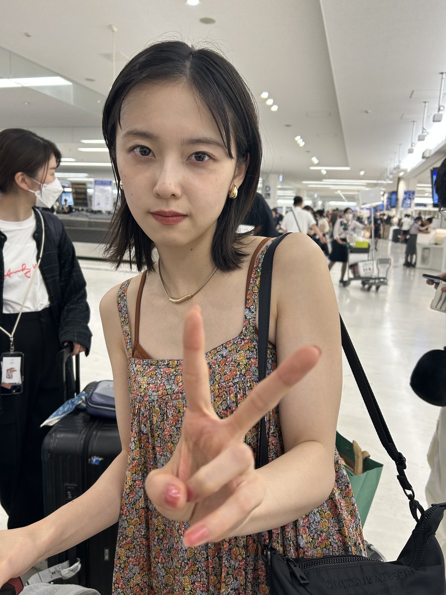 🎊サイン本完売御礼🎊 #加藤小夏ファースト写真集 「二日月」 サイン本 🎊サイン本完売御礼🎊 #加藤小夏ファースト写真集 「二日月」 サイン本