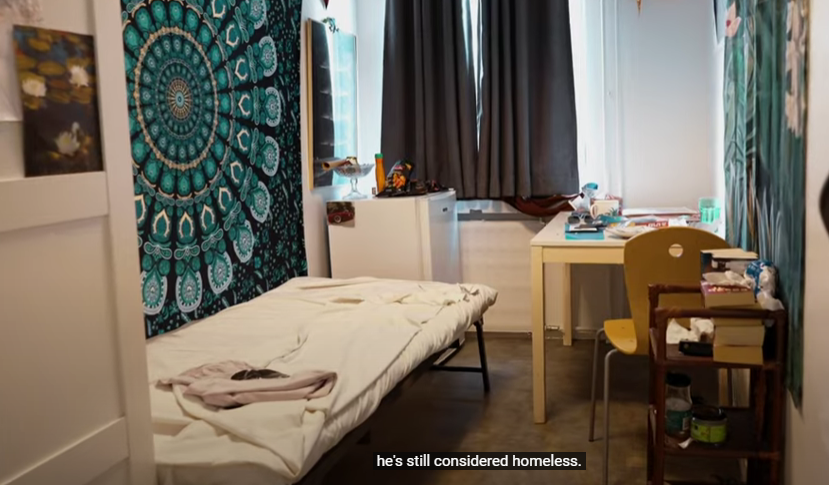 CreeksideAlison's tweet photo. $3M emergency homeless shelter at the forum in Halifax - made of curtain dividers used for for display booths (h/t @Girrl_Friday)
vs 
emergency homeless shelter in Finland - a bed, a fridge, a desk, a window and a door that locks.  #homelessness #cdnpoli https://t.co/DhNNXKfR5Y