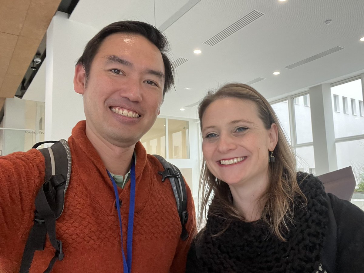 Tao Uttamapinant (@taouttamapinant) on Twitter photo Meeting so many new people at the <a href="/SCF_ChemBio/">Division de ChÃĐmobiologie</a> meeting but there is one familiar face - <a href="/OlallaLab/">Olalla VÃĄzquez</a>. We overlapped 18 years ago (!) at Verdine lab and have had mutual close friends. Great to see you in person again and hear of your awesome science!! Meeting so many new people at the <a href="/SCF_ChemBio/">Division de ChÃĐmobiologie</a> meeting but there is one familiar face - <a href="/OlallaLab/">Olalla VÃĄzquez</a>. We overlapped 18 years ago (!) at Verdine lab and have had mutual close friends. Great to see you in person again and hear of your awesome science!!