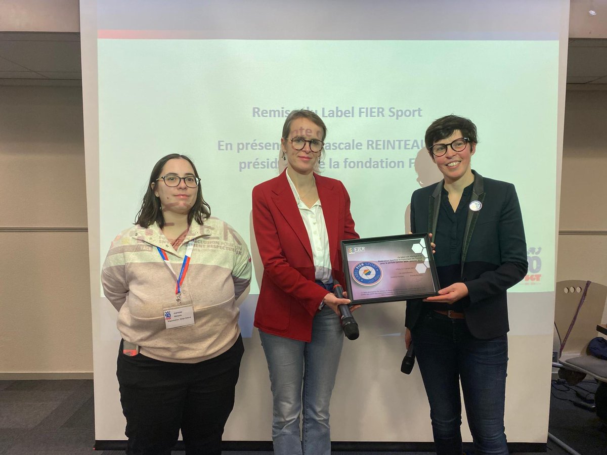 🥳🏳️‍🌈 Lundi dernier, notre coprésidente, Pascale Reinteau, a remis le #labelFIER à la <a href="/FSGTofficiel/">FSGTofficiel</a> en clôture de l'Assemblée fédérale des activités . 

Elle devient donc la première fédération multisports à en bénéficier ! Bravo à eux ! 👏🏻
 
#inclusion #respect #LGBTI+