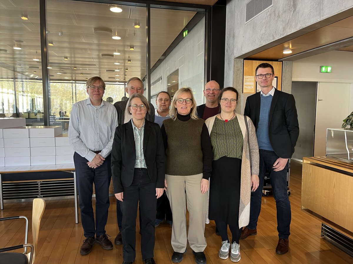Marianne Holmer (@holmermarianne) on Twitter photo Congratulations with 25 and 40 years at <a href="/NATsdu/">SDU Science</a> and <a href="/SyddanskUni/">Syddansk Universitet</a> and thank you for your excellent contributions to the Faculty. The most important is the person behind every achievement. Congratulations with 25 and 40 years at <a href="/NATsdu/">SDU Science</a> and <a href="/SyddanskUni/">Syddansk Universitet</a> and thank you for your excellent contributions to the Faculty. The most important is the person behind every achievement.