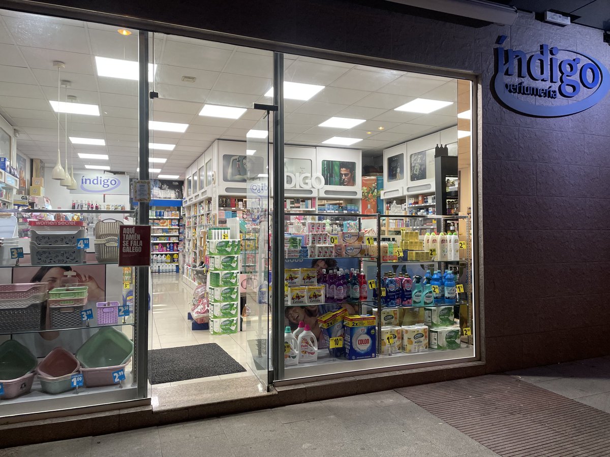 #Aquítaménsefala: Panadería Tupana, K-PPEL, Índigo perfumería, Federópticos, Librería Librus, Fogar A Salgueira, Torta&amp;Arte, Frutas Lar, Top Donner, Farmacia Gran Vía, Kiosco Padua, Pastelería Parti Vigo , K2 Gran  Vía Moda Mujer, Ydentik Perfume Bar Concept, Barbería Óscar.