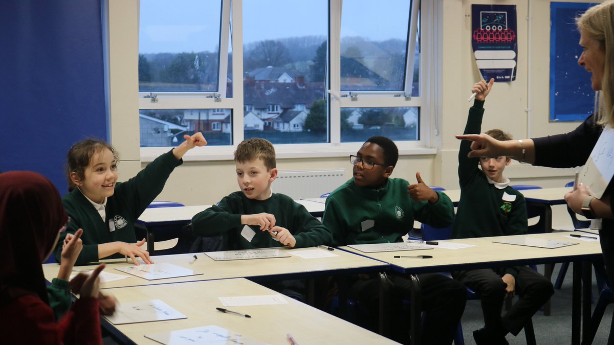 KennetSchool's tweet photo. We've hosted two lively #ConnectWithKennet primary masterclasses this week! In French: Pupils learnt conversation starters and decorated bookmarks with new-found phrases. In Drama: Pupils focused on building their mime skills and crafted scenes based on sporting activities. https://t.co/RMyLcCBSHr