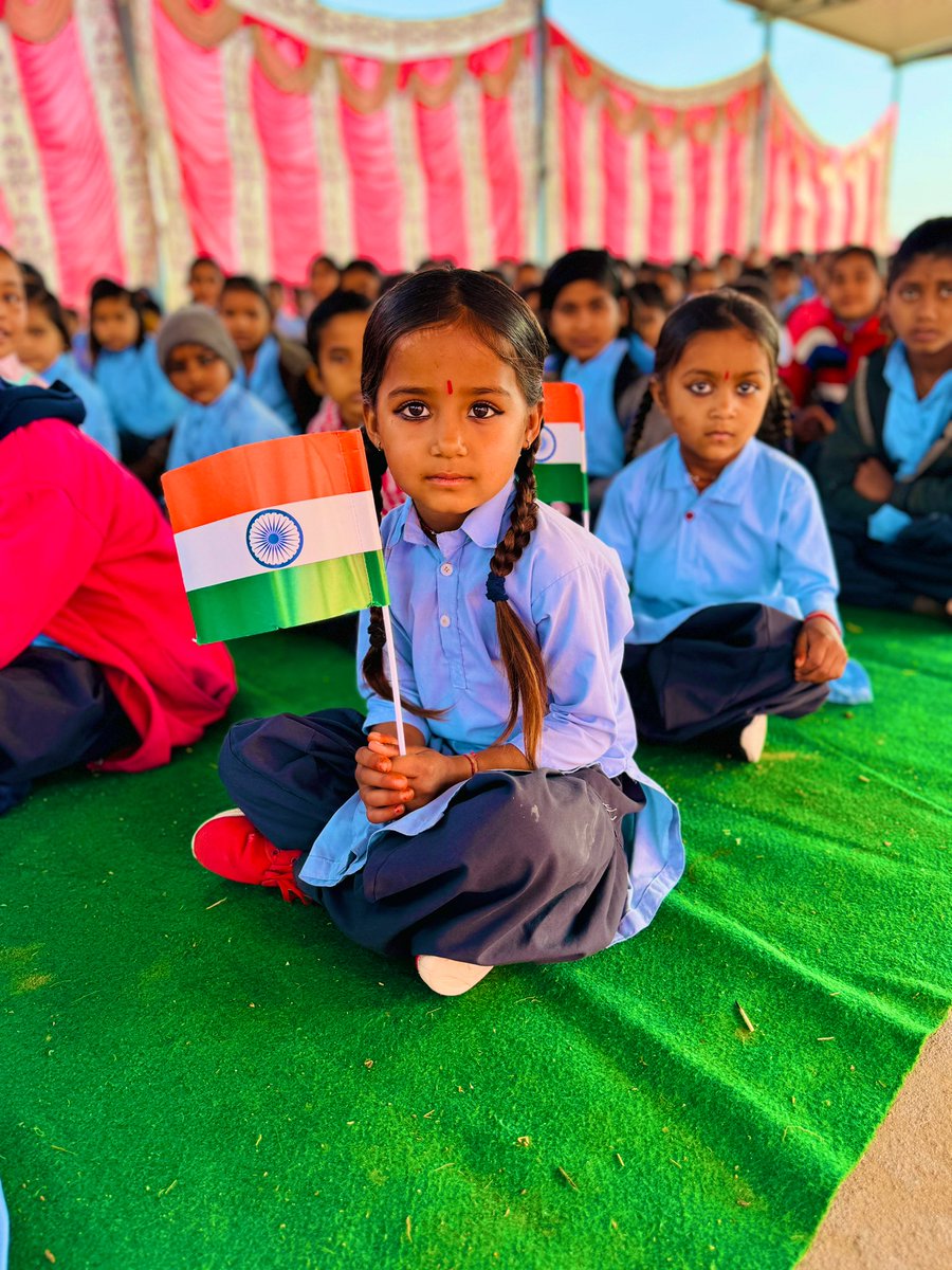 Jat_Jamidar91's tweet photo. Happy Republic Day to All. 🇮🇳 ♥️
My 1st Republic Day Celebration as a Govt Teacher🤗😁
#RepublicDay2024
#26January2024
#JaiHind
#गणतंत्र_द���वस
#Camera_man me hi hu 😍 https://t.co/aIz5IvaRig