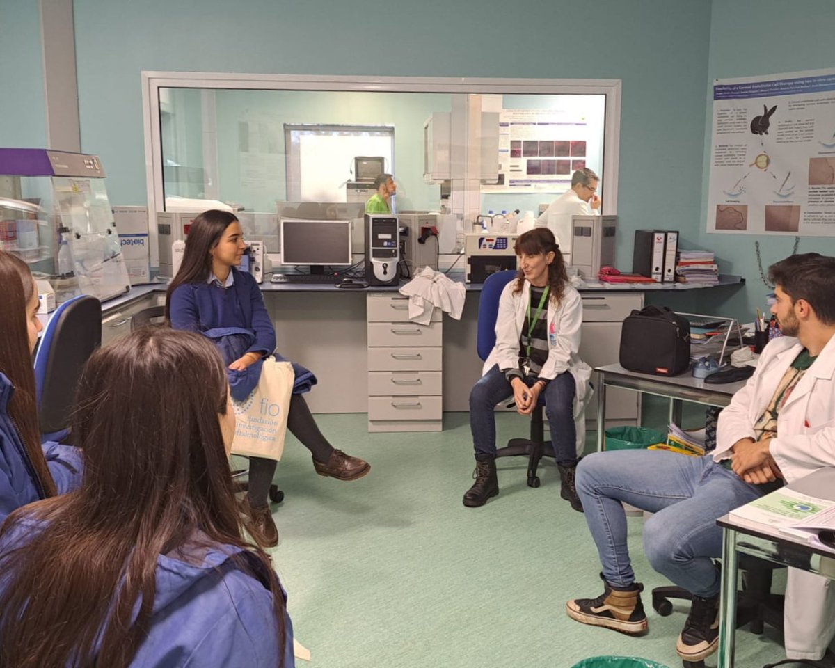 Nuestros alumnos visitaron los laboratorios de <a href="/IOFVega/">I. O. Fernández-Vega</a> 🔬🏢 Han visto el trabajo de los científicos en los laboratorios y charlaron con profesionales de diferentes campos 😃 Ha sido una visita muy interesante que les ha permitido recibir orientación sobre el campo biosanitario.