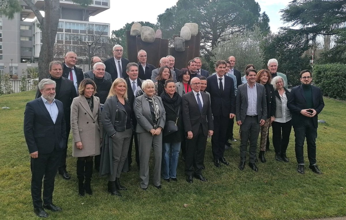 LaFibre_06's tweet photo. [#EVENT]

@LaFibre_06 était présente aux Voeux du Conseil d'Administration de l'#ADM06

📷 En présence de :
L'ensemble des Maires de l'ADM06, MM. Jérôme Viaud, Eric Ciotti, Charles-Ange Ginésy, Bryan Masson.

🌊Surfez en #THD dans les #AlpesMaritimes https://t.co/572LBvV4wd