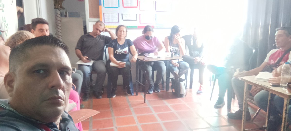 19/01/2024 Presente en el CDCE del municipio García de Hevia mesa de educación con el equipo se oriento sobre los casos que no son conciliable    
Y se denuncian ante el organismo competente.
<a href="/Annydednna/">Dednna Táchira</a> 
<a href="/Berzabethg1/">Berzabethgandicaoficial</a> 
<a href="/CDCETachira/">CDCE Táchira</a> 
<a href="/codennat/">codennat</a> 
<a href="/garciadeheviac2/">garciadeheviacra</a> 
@MPPEDUCACION