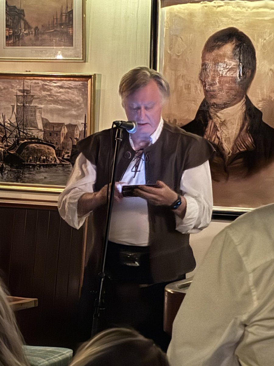 Reading ‘To a Mouse’ at a Burns Supper at the Scottish Prince on the Gold Coast. You can take the Scot out of Scotland etc. 🏴󠁧󠁢󠁳󠁣󠁴󠁿😄. Perhaps I need to have Findo Gask attend one in my current book - the Case of the Bethel Stone? cairnsoffinavon.com