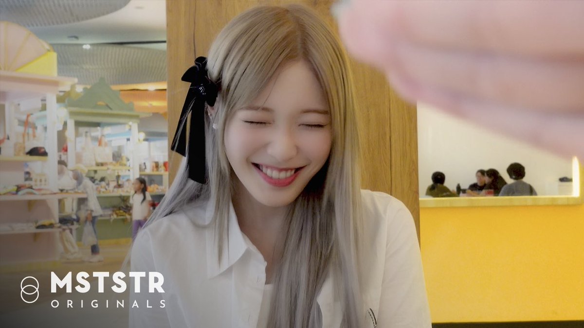 Billlieofficial's tweet photo. [VIDEO] [B-side log] in Indonesia #1 | 현장 체험학습 온 빌리🎒 | 날씨만큼 뜨거운 우리의 우정💕

🔗 https://t.co/GNWfkjOw3d

#Billlie #빌리 #B_side_log https://t.co/tgfTdw5h7I