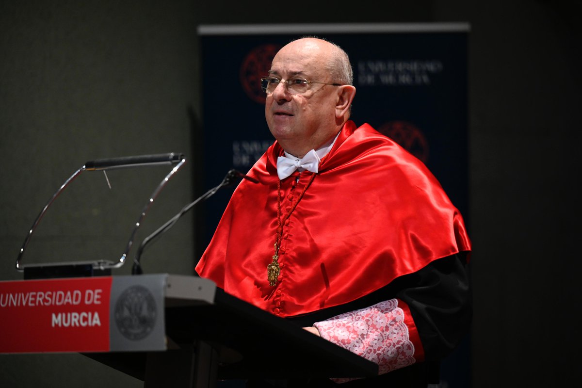 SANTO TOMÁS | Comenzamos #StoTomas24UMU con la Lección Magistral: '¿Qué se espera hoy del Derecho Penal?', a cargo del Dr. D. Jaime M. Peris, catedrático @fderechomur y director del Dpto. de Historia Jurídica y de Ciencias Penales y Criminológicas