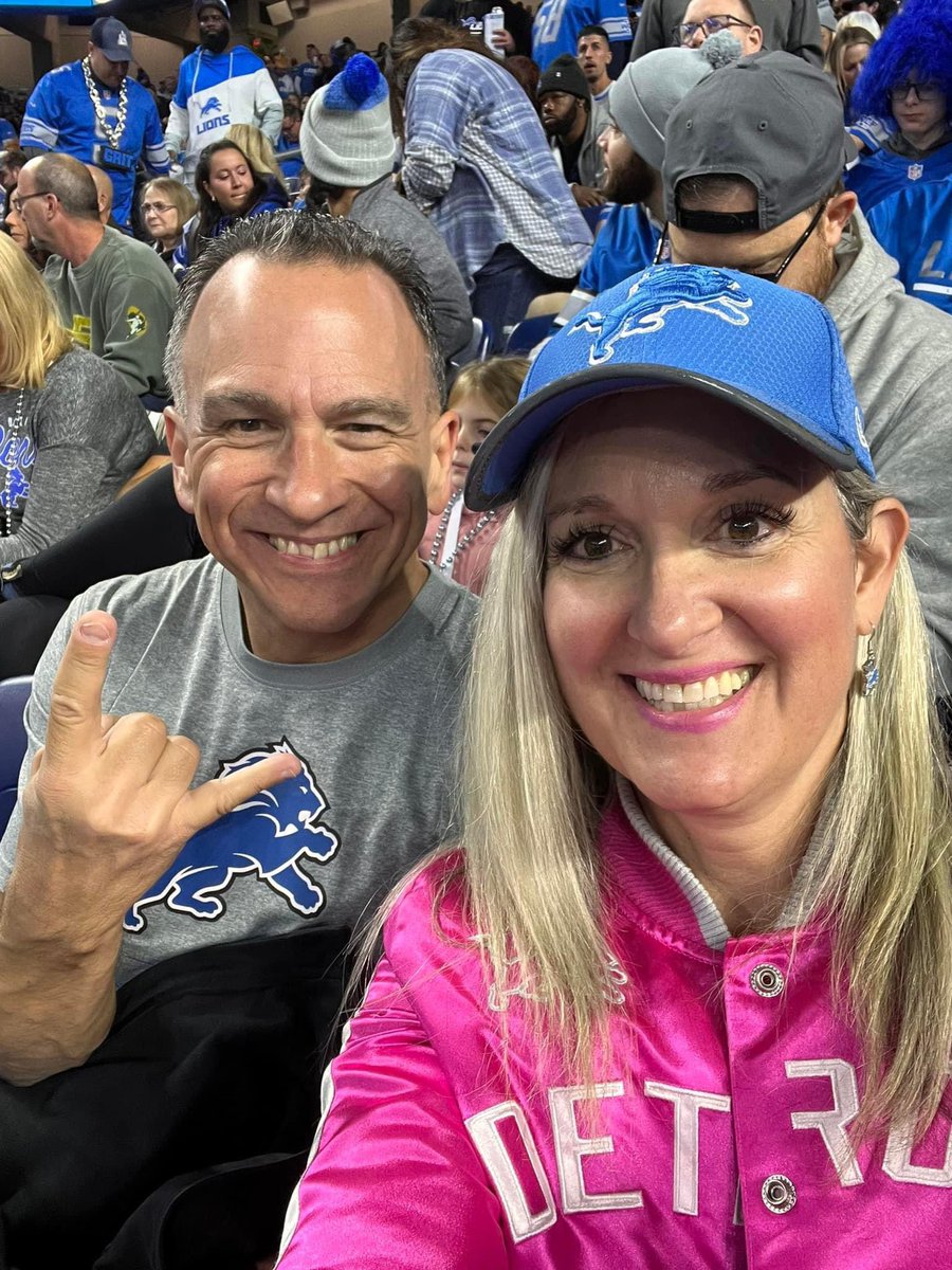 AdinaRainbird's tweet photo. Happy 33rd anniversary to my partner in crime! @J_Rainbird Love you now and forever! Go Blue! Let’s go @Lions beat @49ers this Sunday to celebrate our milestone! #Lions #AllGrit #49ers #adinafit1967 #adinafit #33rd #loveya #weddinganniversary #parterincrime https://t.co/LXLoqypKoz