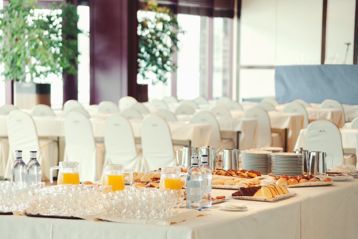 ✨El RCMA-RSC es el lugar ideal para tu evento. Además de excelencia en gastronomía, tenemos a tu disposición espacios polivalentes, salas con privacidad y buenos accesos con los que conseguir que tu evento de empresa sea un éxito. ¡Consúltanos!