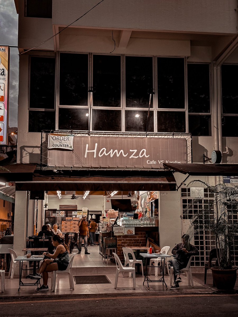 nazmihalim_'s tweet image. Runstreak day 391 - Kyserun Krew #445AMSession

w/ @4212_runs &amp;amp; @muhamadfikri23 

#keepgrinding
#beatyesterday