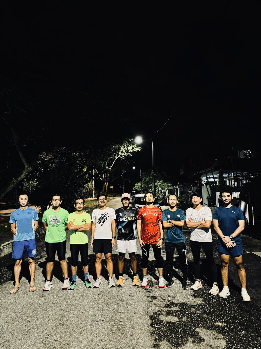 nazmihalim_'s tweet image. Runstreak day 391 - Kyserun Krew #445AMSession

w/ @4212_runs &amp;amp; @muhamadfikri23 

#keepgrinding
#beatyesterday