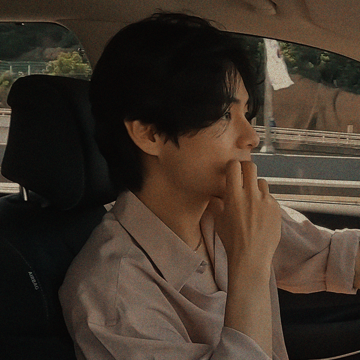 ㅤ
ㅤ
ㅤㅤㅤ"𝘼𝙧𝙚 𝙮𝙤𝙪 𝙝𝙖𝙥𝙥𝙮, 𝙅𝙚?"
ㅤ
ㅤ